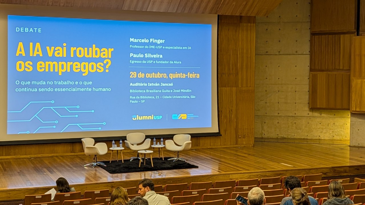 Painel do debate da Alumni USP